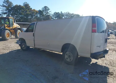 2014 Chevrolet Express 2500 Work Van z USA, uszkodzony, nr VIN 1GCWGGFA7E1112729